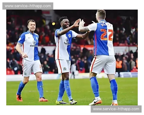 红龙咆哮与三狮之争:一场跨越千年的英伦德比,不仅是足球,更是宿命 红龙咆哮与三狮之争:一场跨越千年的英伦德比,不仅是足球,更是宿命